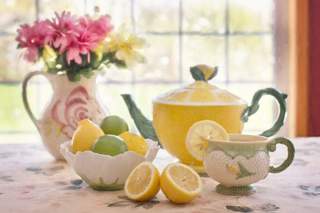 Teekanne Zitrone Minze Pfefferminz- und Melissentee Einfach leckeres Rezept