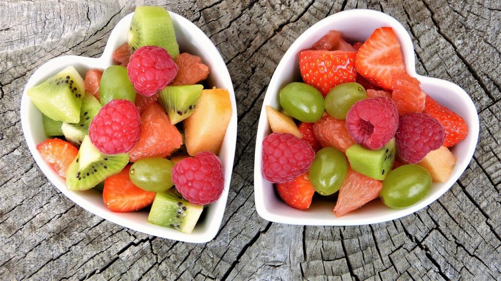 frische Früchte in Schale Versorgung mit Vitaminen und Mineralstoffen nach einem Magenbypass