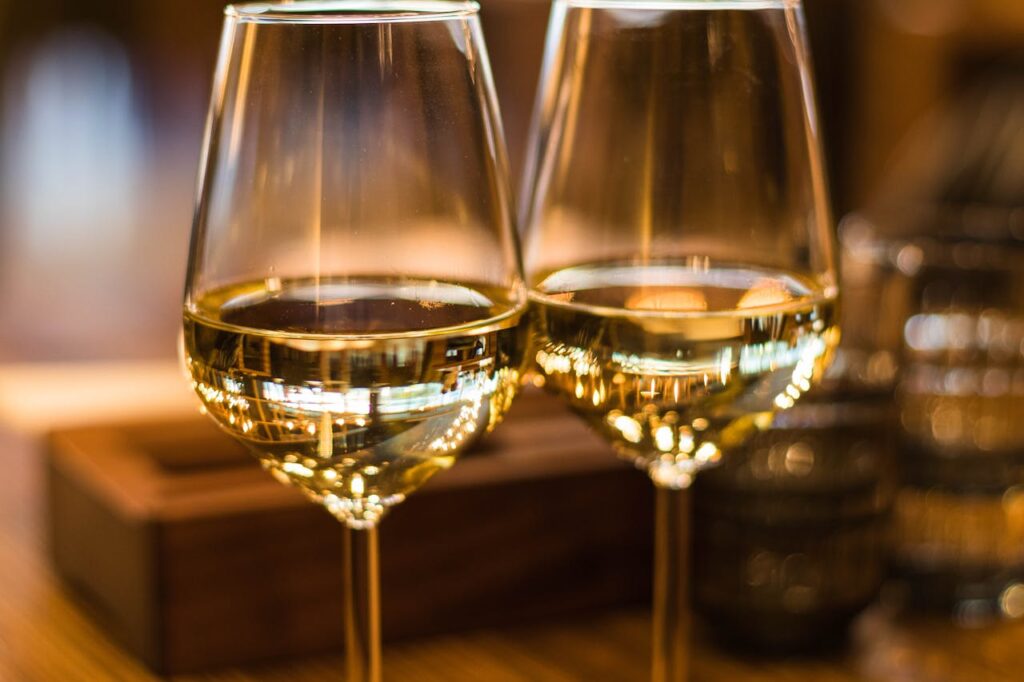 Wein im Glas serviert Weintasting Ablauf Was ist zu erwarten