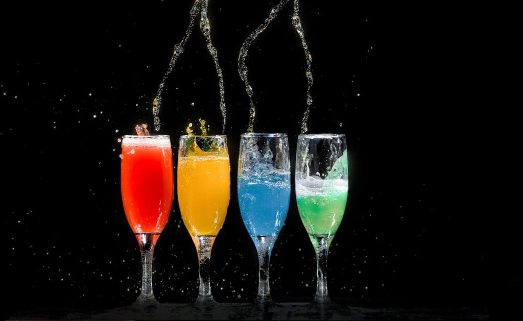 Getränke Gläser verschiedene Farben Die verschiedenen Schnaps-Besonderheiten aus den Regionen Deutschlands